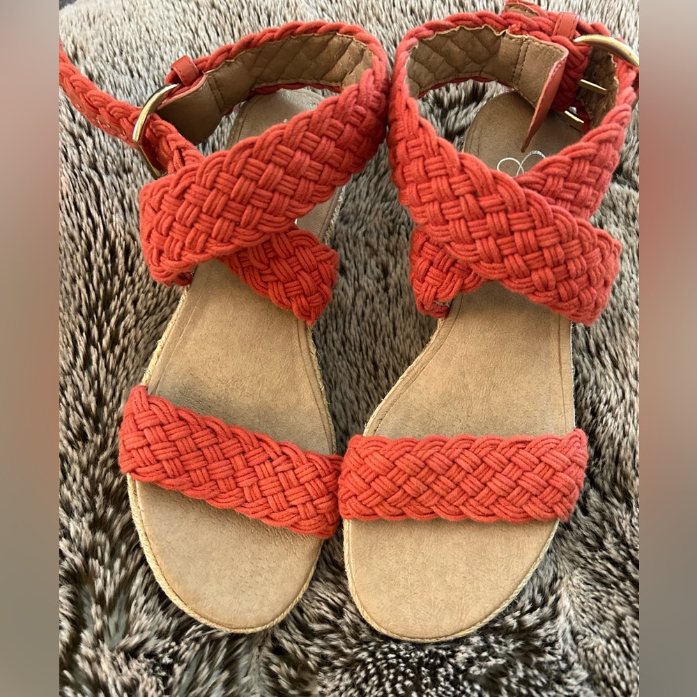 House of Colour Spring or Autumn Coral 
Adjustable Strap 
Wedge sandal 
Size 7